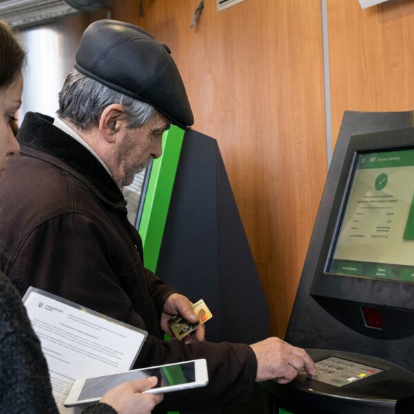 Інфляція “з’їдає” заощадження: як українцям вберегти гроші