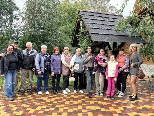 Кобеляцька громада підтримує родини безвісти зниклих захисників екскурсіями та арттерапією
