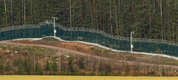 Фінляндія звела 200 кілометрів огорожі на кордоні з Росією