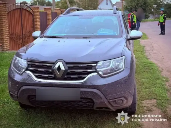 У Диканьці під колеса автомобіля потрапила велосипедистка: поліція зʼясовує обставини