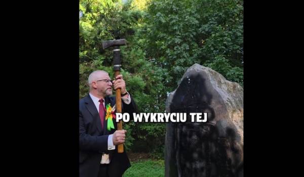 МЗС закликає Польщу відновити пошкоджений молотком пам’ятник УПА