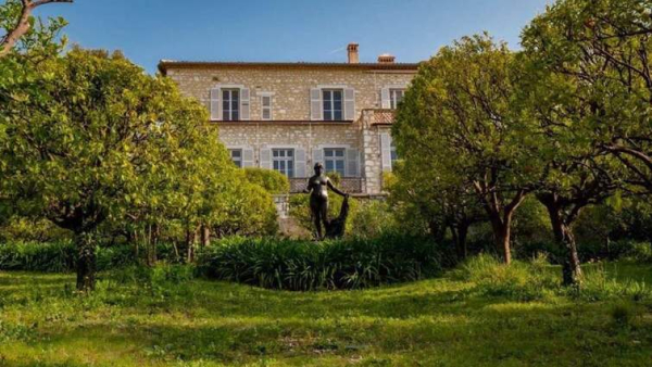 У Франції з музею Ренуара за 5 хвилин викрали картини на мільйони євро