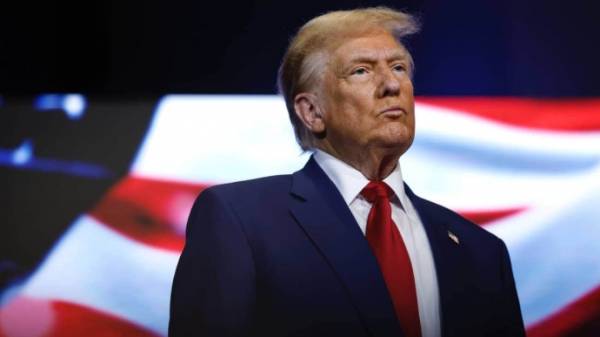 Медіа подають до суду на Трампа через обмеження доступу до Білого дому