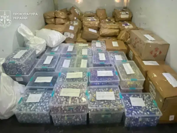 Правоохоронці викрили підпільне виробництво ліків для схуднення з оборотом понад 5 мільйонів доларів