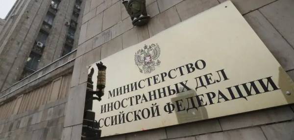 Росія висилає німецьких співробітників та закриває консульство у Петербурзі