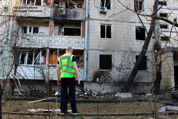 Росія атакувала Київ: дрон влучив у будинок, є загиблі та постраждалі