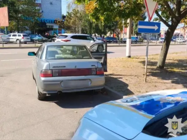 ВАЗ збив велосипедиста в Горішніх Плавнях: 34-річного чоловіка госпіталізували