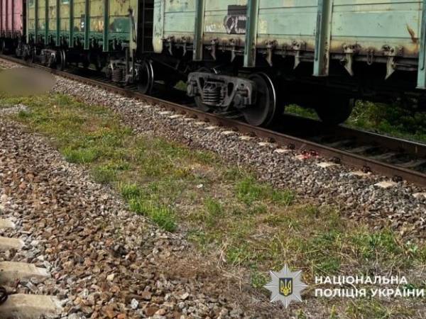 Вантажний потяг на смерть збив чоловіка в навушниках на Полтавщині