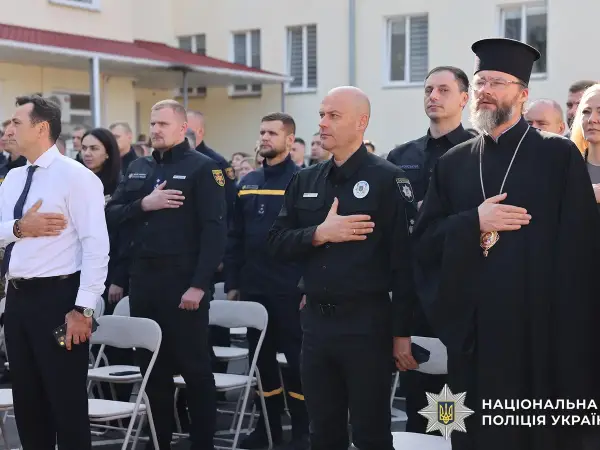 Полтавська поліція відзначила рятувальників: “Ваша відвага рятує тисячі життів”