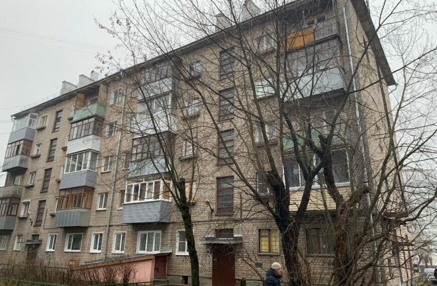 Керуюча компанія: до зими усунути протікання даху та холод у під’їздах