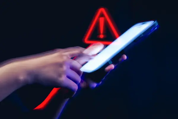 ФБР попереджає про нову небезпечну схему шахрайства з телефонами