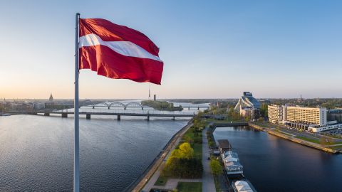 Партія прем’єра Латвії впевнено лідирує на парламентських виборах