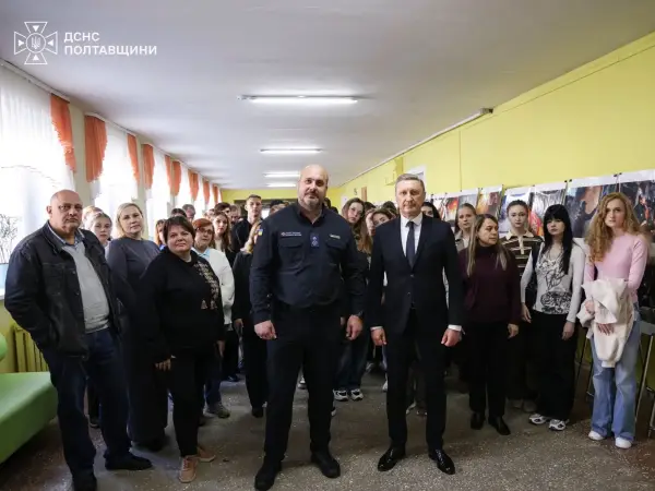 Полтавська політехніка представила фотовиставку про роботу рятувальників під час війни