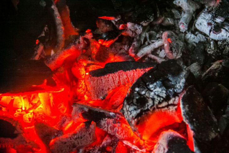 Какой вулкан извергается уже 20 тысяч лет? Огненный рекорд, который бьёт все мыслимые рамки угли